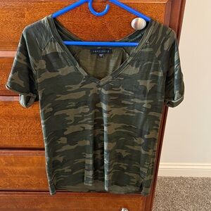 Sanctuary Olive Green Camo V-Neck Short Sleeve Tee